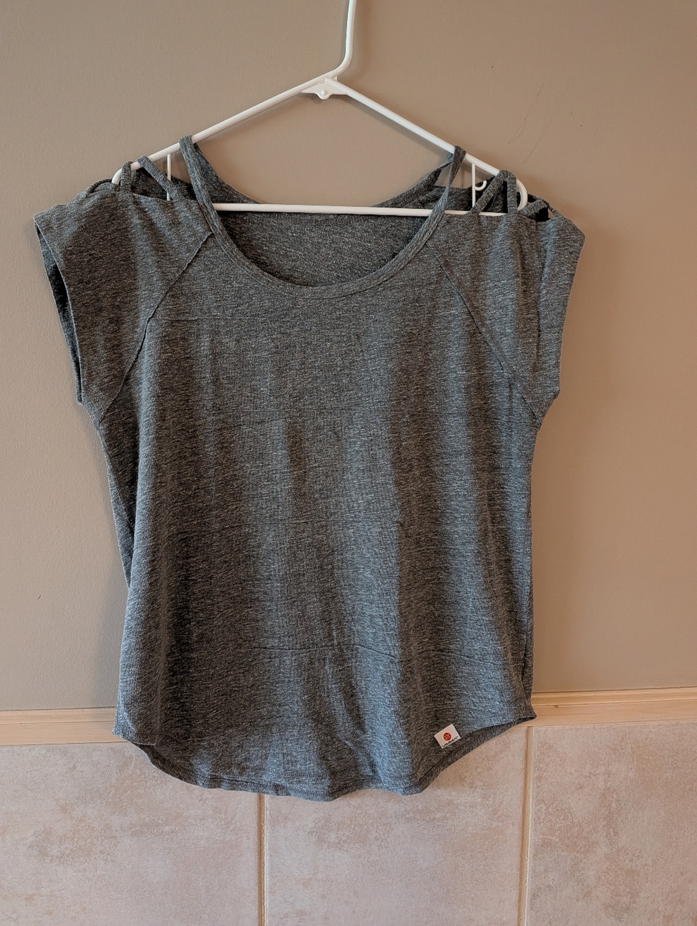 Vimmia Women's Grey Peep-Shoulder Tee, Size L